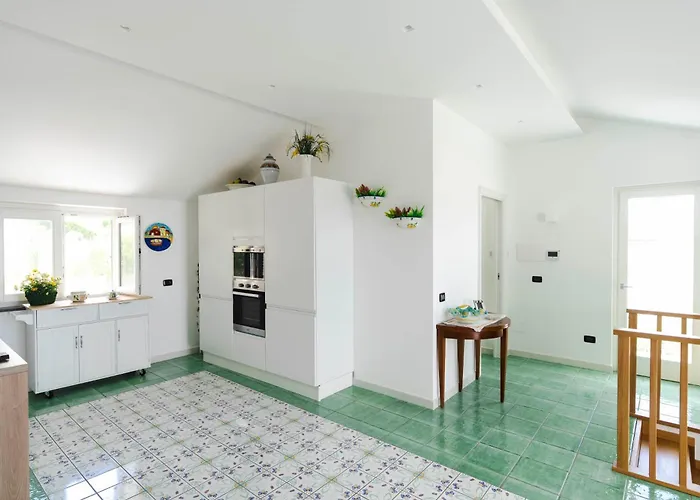 House Of Poseidon - Luxury Diamante