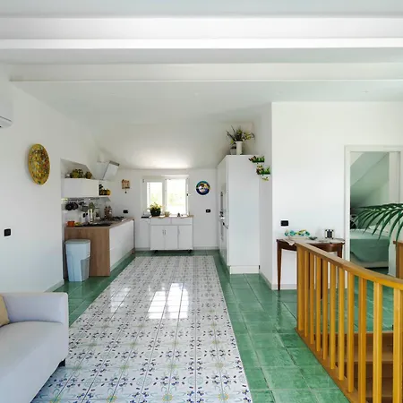 House Of Poseidon - Luxury Diamante